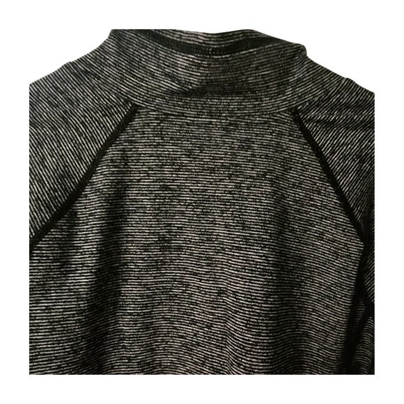 Pre-loved Plus-size Torrid Active Long Sleeve Dark Grey White Pattern Top. 1X - Picture 5 of 11